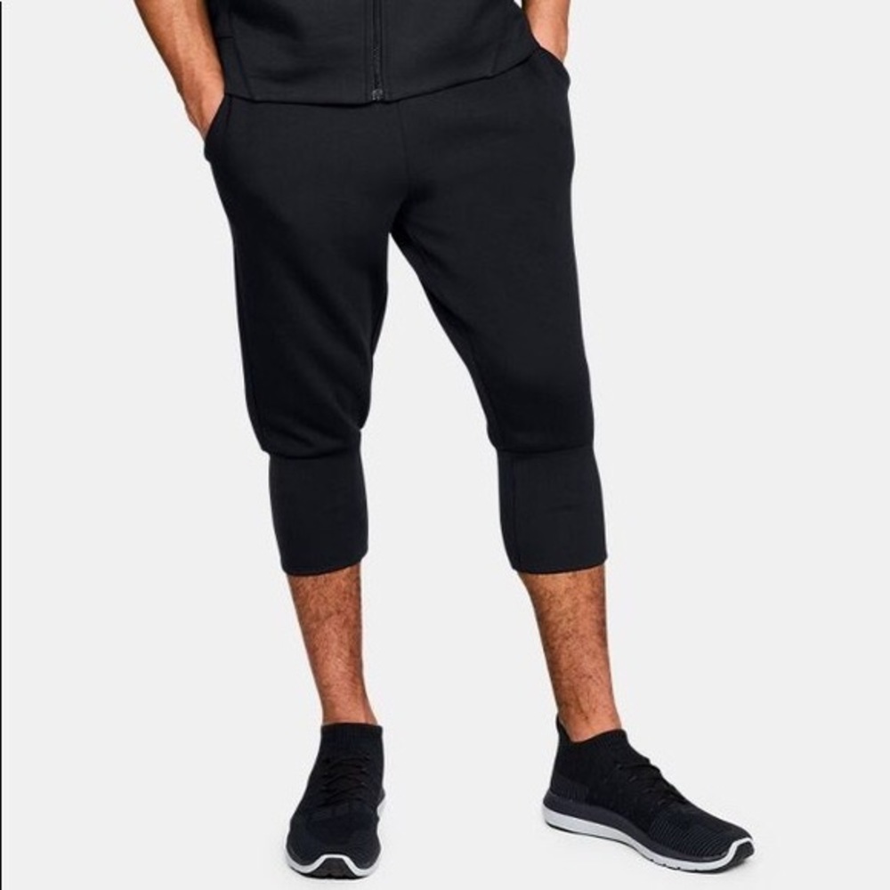 NWOT Mens Under Armour 3/4ths length joggers!